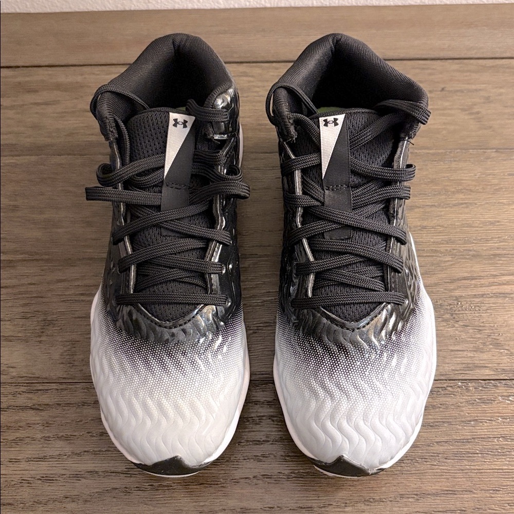 NIB [Under Armour] UA Spotlight Hammer Jr Black/White Football Cleats Youth 4.5 - Picture 4 of 12